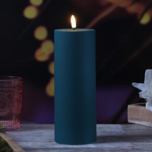 LED Stumpenkerze MIA - Kunststoff - 3D Flamme - H: 20cm - D: 7